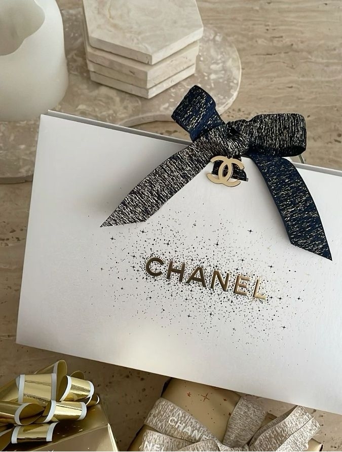 CHANEL Christmas 4